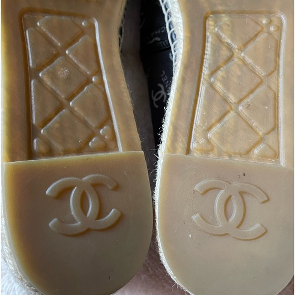 Gorgeous CHANEL Espadrilles - Picture 3 of 9